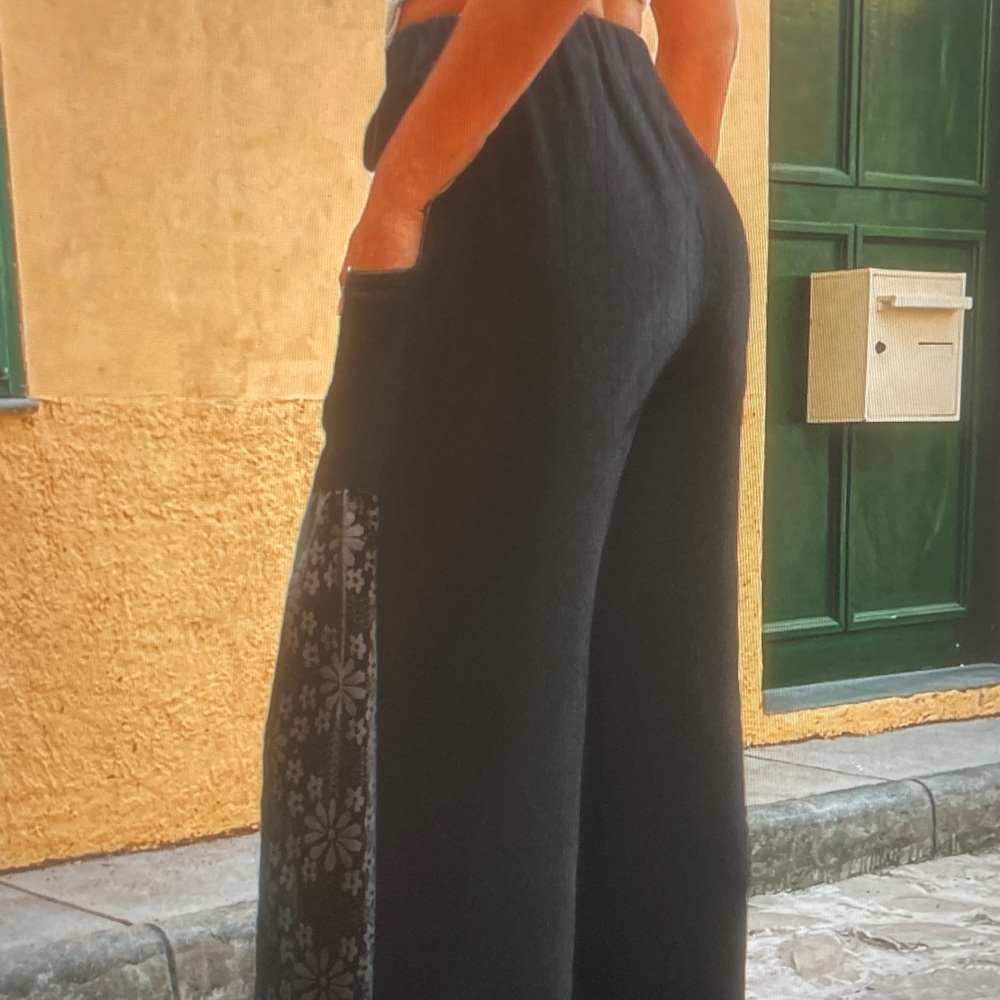 Black Wide-Leg Floral Panel Drawstring Pants - Picture 5 of 6
